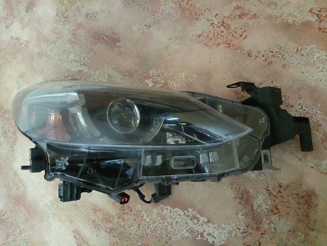 Compre GJS151031D Mazda Luz direita