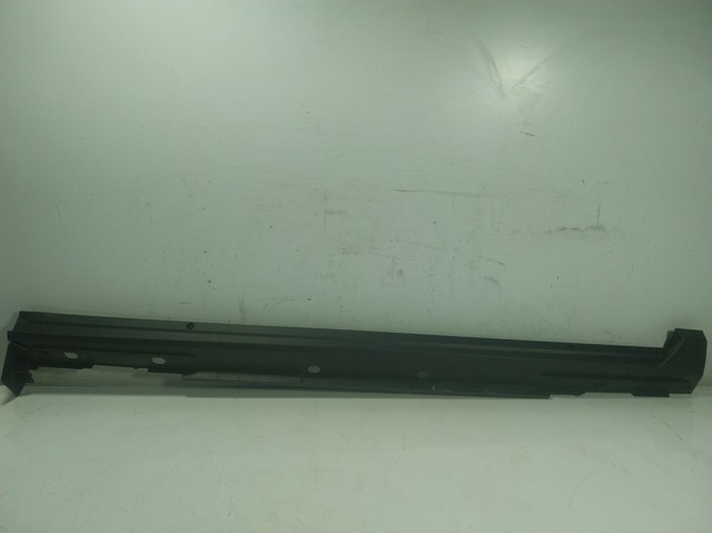75850K2010 Toyota Placa sobreposta (moldura) externa direita de acesso
