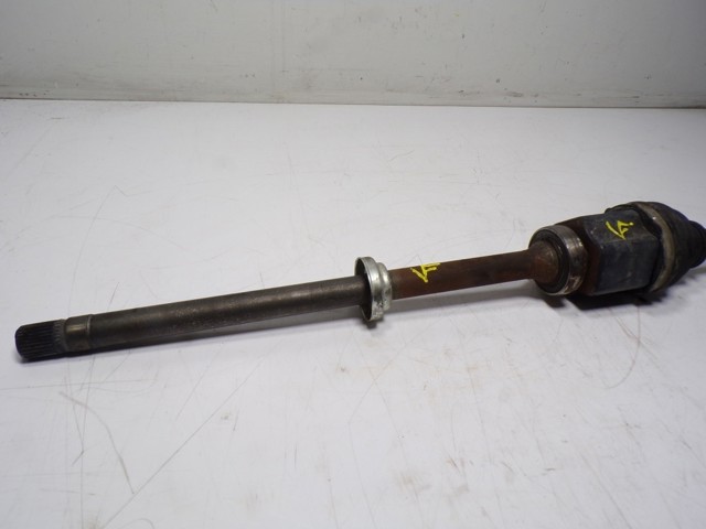 Semieixo (acionador) dianteiro direito Land Rover LR137029