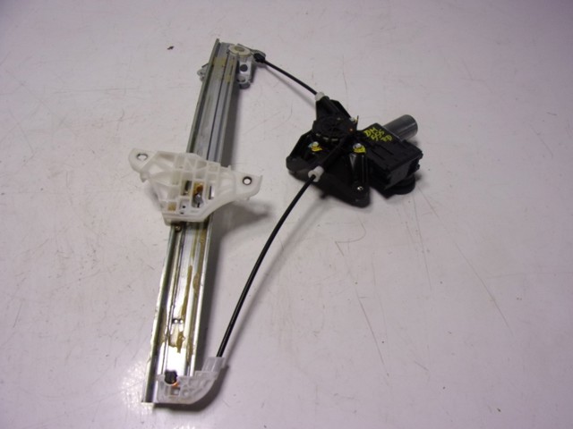 Mecanismo de acionamento de vidro da porta dianteira direita Toyota Yaris  P21