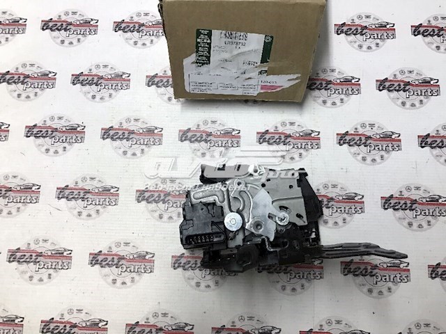Fecho da porta dianteira esquerda LR078732 Land Rover