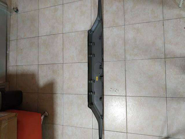 Placa sobreposta de tampa de porta-malas 7680142240 Toyota