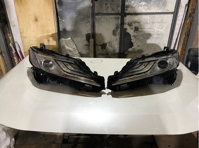 Luz esquerda Toyota 8118533D72 preço, a partir de 810,87 USD