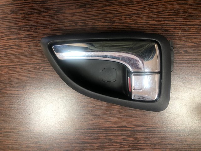 Compre 826132S000 Hyundai/Kia Maçaneta interna dianteira/traseira da porta esquerda