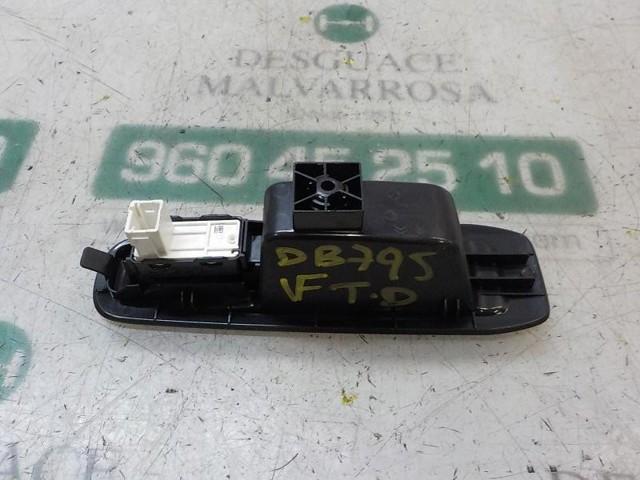Unidade de botões traseira direita de controlo de elevador de vidro Peugeot/Citroen 96762292ZD preço, a partir de 25,36 USD