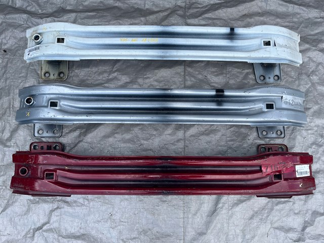 52018109 Fiat/Alfa/Lancia Reforçador do pára-choque dianteiro