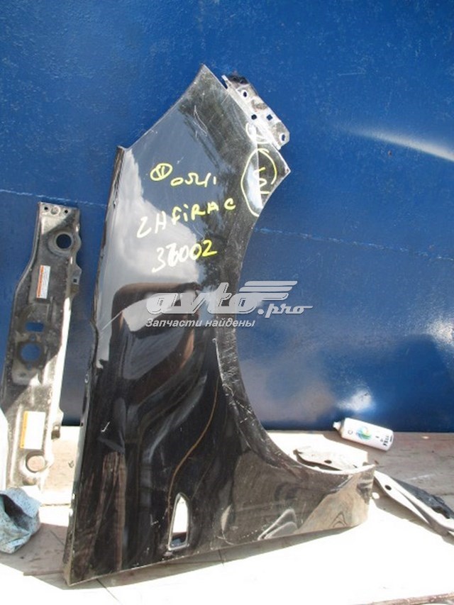 Pára-lama dianteiro direito 13355188 Opel
