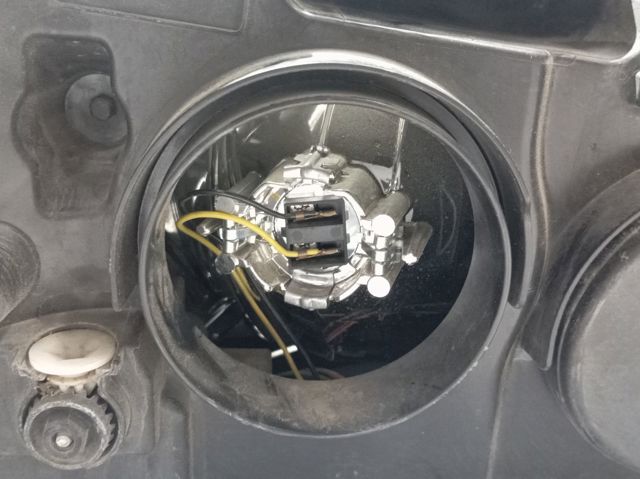Luz esquerda Peugeot/Citroen 1682748980 preço, a partir de 318,30 USD
