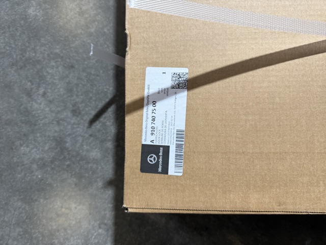 Fecho da porta traseira direita batente A9107407500 Mercedes
