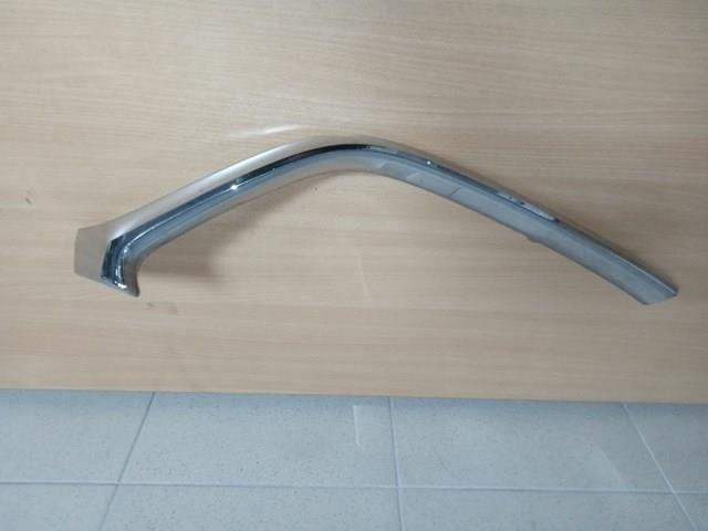 Moldura de grelha do radiador esquerdo BANE507K1 Mazda