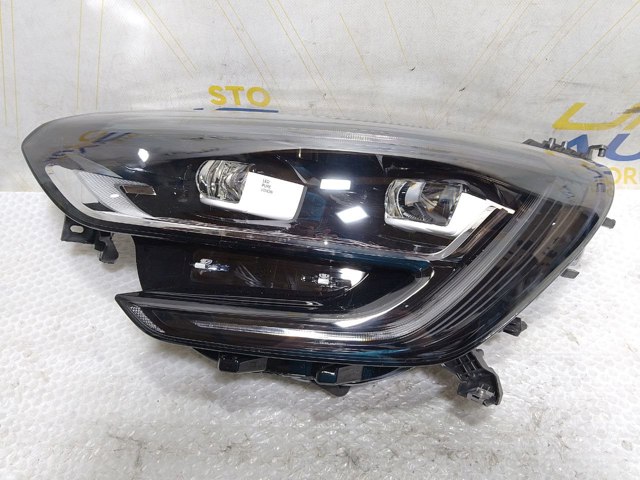 Luz esquerda 260602075R Renault (RVI)