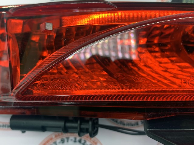 Lanterna de nevoeiro traseira esquerda LR102042 Land Rover