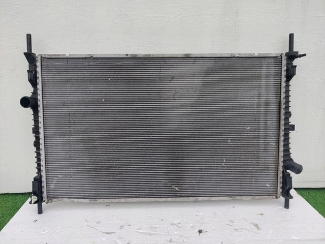 GK218005BB Ford Radiador de esfriamento de motor
