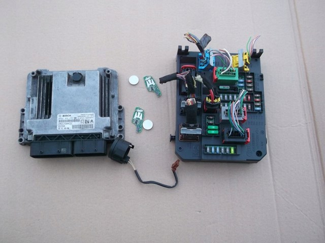 Módulo de direção (Centralina eletrônica) de motor 9806460480 Peugeot/Citroen