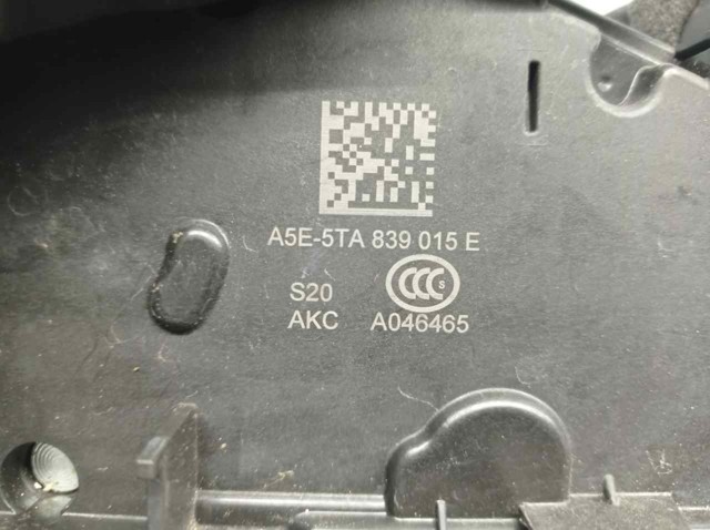 Fecho da porta traseira esquerda 5TA839015 VAG