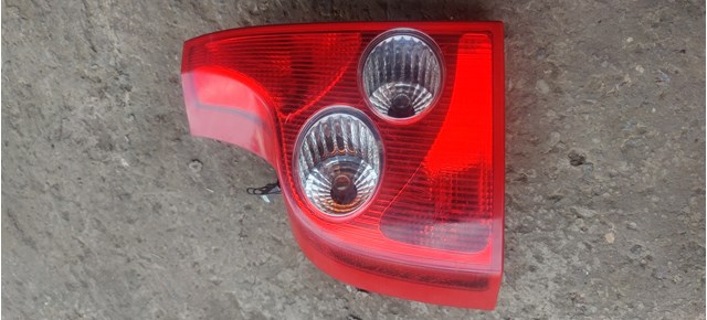 Lanterna traseira esquerda 30612811 Volvo