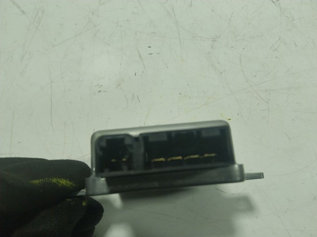 Módulo de direção (Centralina eletrônica) da bomba de combustível PYFL18561 Mazda