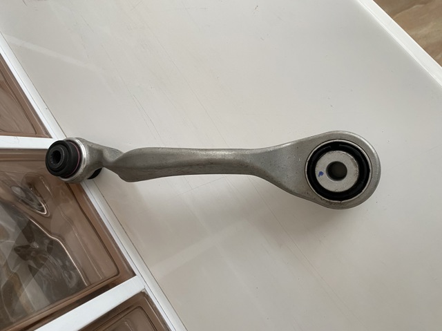 33308834820 BMW Braço oscilante transversal direito de suspensão traseira