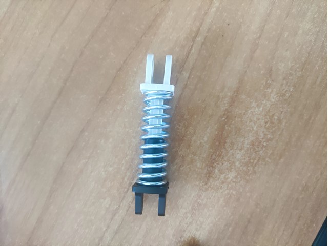 Mola de pedal de embraiagem 91159901 General Motors