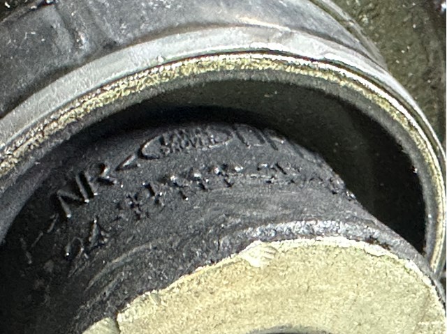 Braço oscilante inferior direito de suspensão dianteira Land Rover LR078477