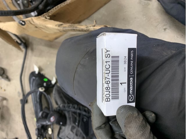 Sensor dianteiro lateral de sinalização de estacionamento (sensor de estacionamento) Mazda B0J767UC1 preço, a partir de 44,27 USD