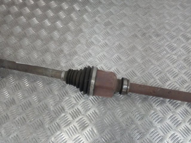Semieixo (acionador) dianteiro direito 1614305680 Peugeot/Citroen