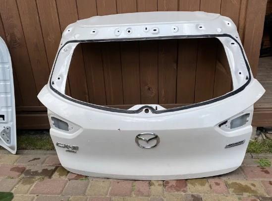Porta traseira (3ª/5ª porta-malas (tampa de alcapão) Mazda DKY06202XB