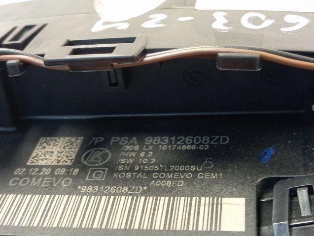 Compre Comutador instalado na coluna da direção, montado Peugeot 3008 2