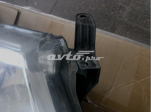 Luz direita 811100K401 Toyota
