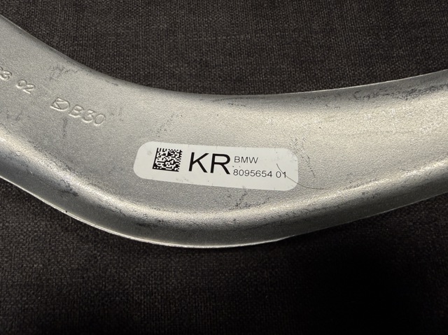 31108095654 BMW Braço oscilante inferior direito de suspensão dianteira