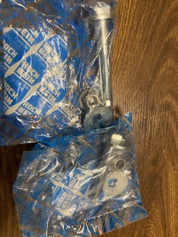 RH150030 Reinhoch Parafuso de fixação do braço oscilante superior traseiro, interno
