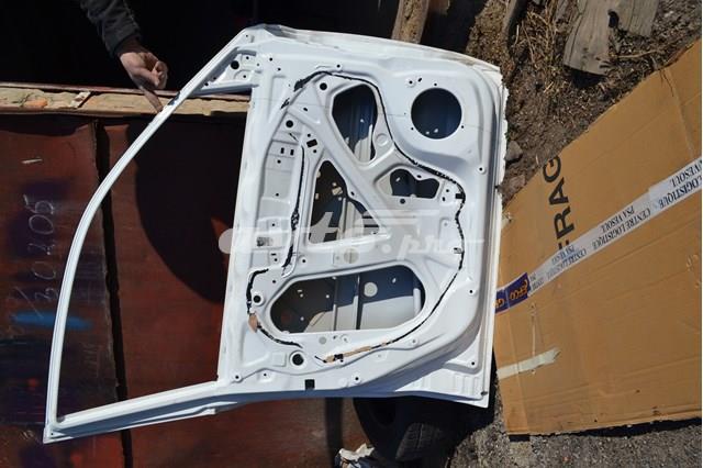 Porta dianteira esquerda Suzuki 6800254P01000