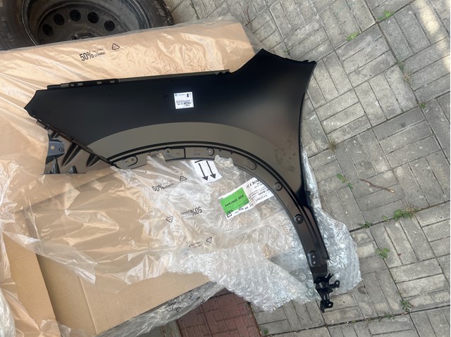Compre 9825774080 Peugeot/Citroen Pára-lama dianteiro direito