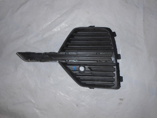 Compre 32234947 Volvo Grelha direita do pára-choque dianteiro