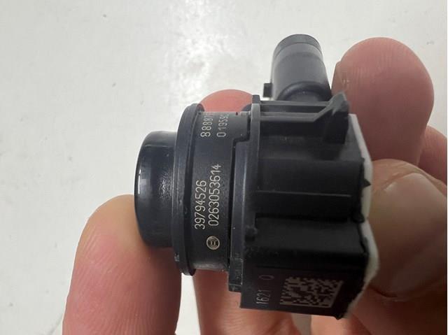 Compre 39794526 Volvo Sensor traseiro lateral de sinalização de estacionamento (sensor de estacionamento)