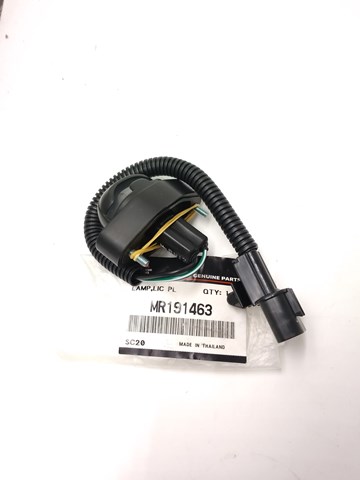  Lanterna da luz de fundo de matrícula traseira Mitsubishi L 200 III pick-up (K60, K70) (1996 - 2007) III