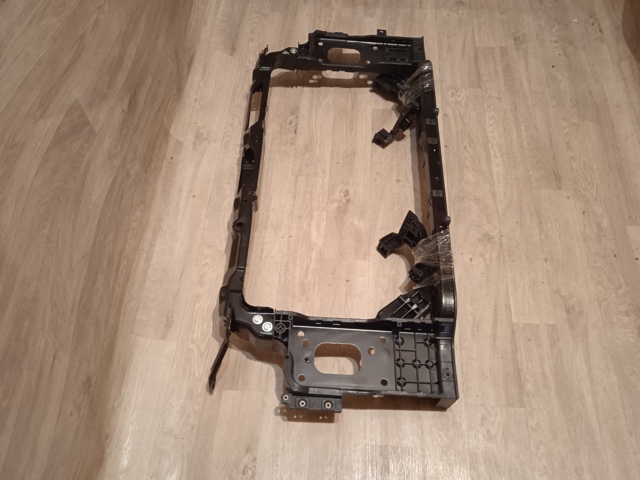 Compre PKA30015A Signeda Suporte do radiador montado (painel de montagem de fixação das luzes)