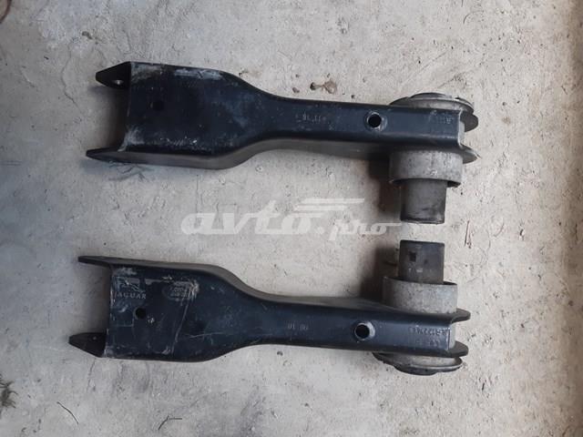 LR090537 Land Rover Braço oscilante transversal direito de suspensão traseira
