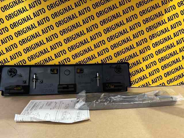 Compre KB8M50180 Mazda Painel de fixação de matrícula dianteira