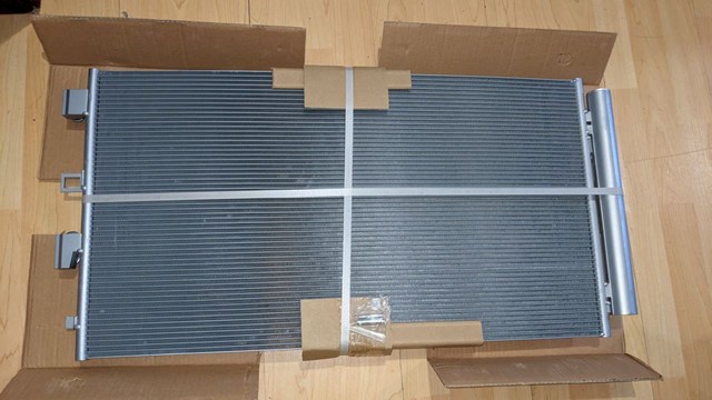 Compre LX6Z19712D Ford Radiador de aparelho de ar condicionado