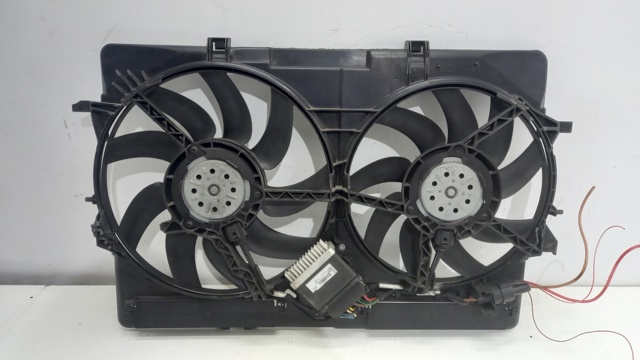 Difusor do radiador de esfriamento 8K0121003P VAG