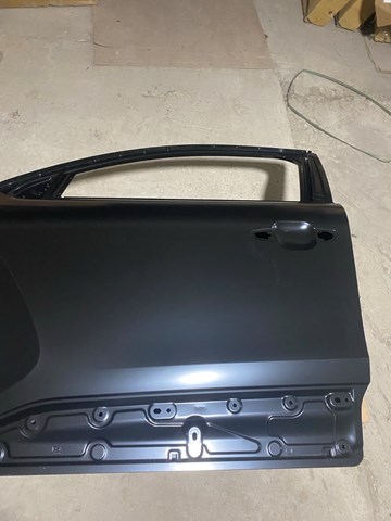 Porta dianteira esquerda 9835013480 Peugeot/Citroen