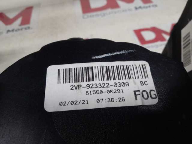 Lanterna traseira esquerda Toyota 815600K291
