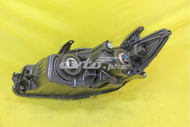 Compre 8111006C70 Toyota Luz direita