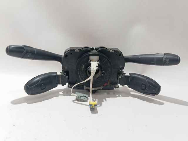 Comutador instalado na coluna da direção, montado 98062239XT Peugeot/Citroen