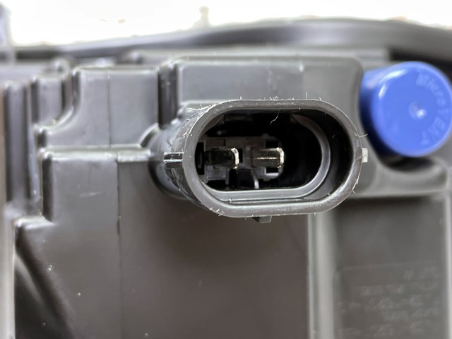 LR068980 Land Rover Luzes de nevoeiro esquerdas