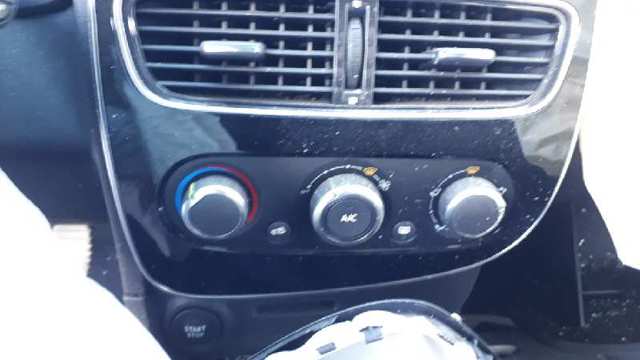 Unidade de controlo dos modos de aquecimento/condicionamento Renault Clio IV BH
