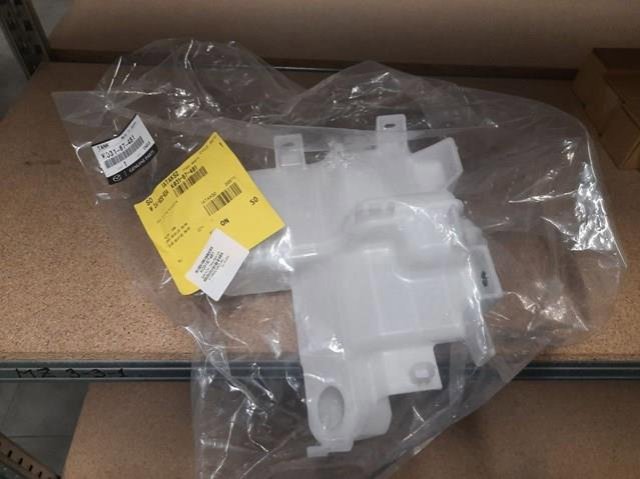 K03167481 Mazda Tanque de fluido para lavador de vidro