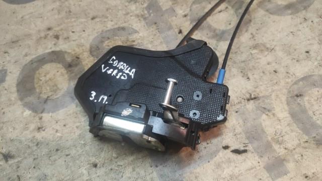 6905052120 Daihatsu Fecho da porta traseira direita
