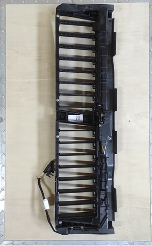 Perciana do radiador de esfriamento A2965000200 Mercedes